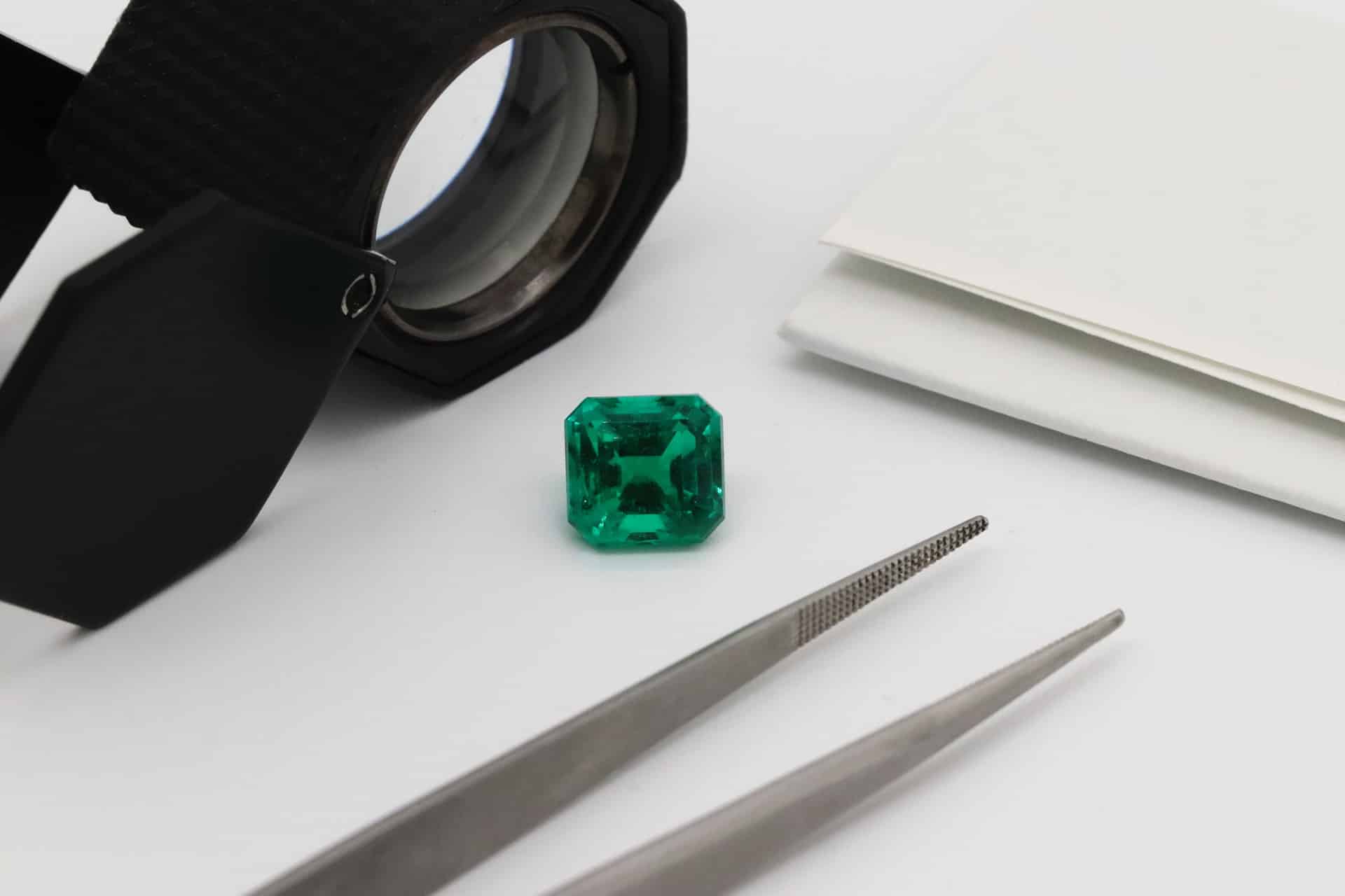 Emeralds: Your Custom-Made Engagement Ring